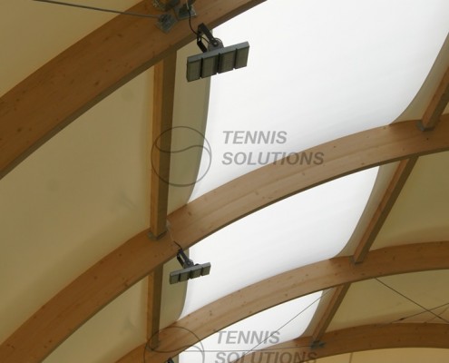 Lampy LED w hali tenisowej